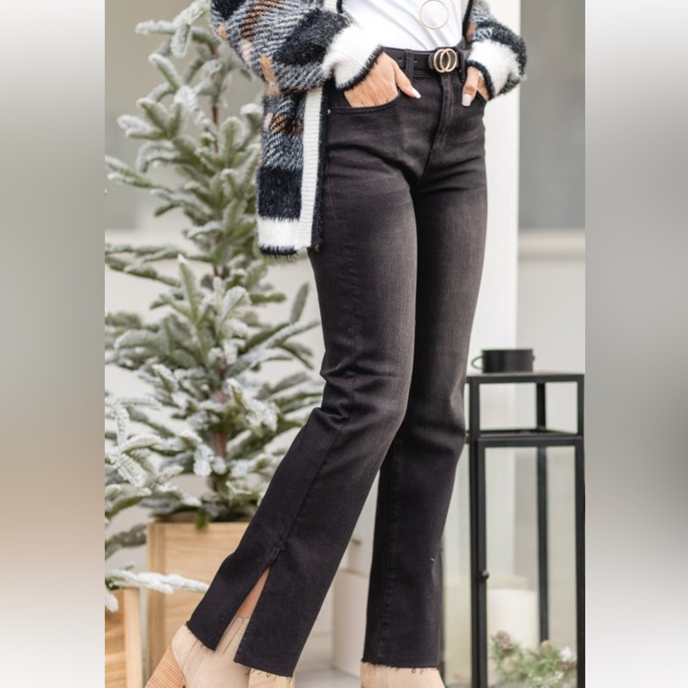 Jeans with a side slit